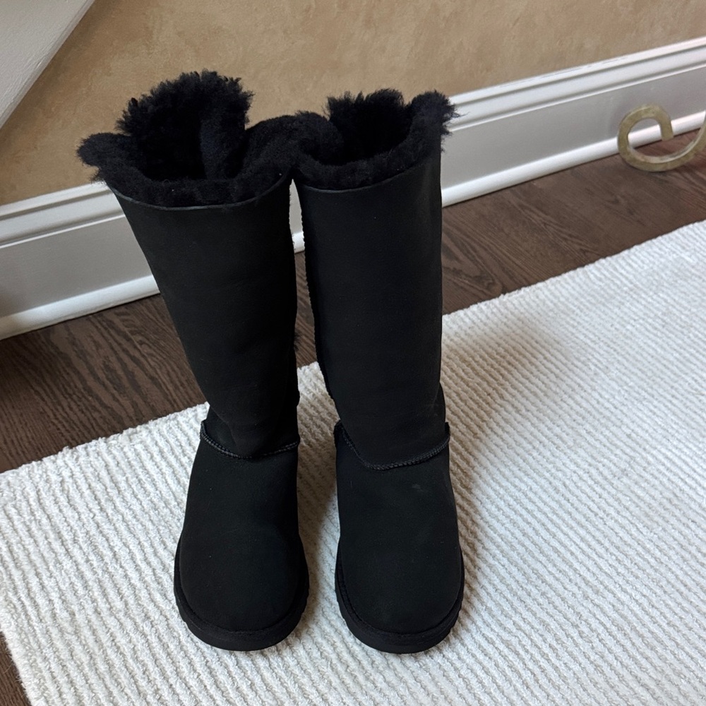 UGG Black Winter Boots with Shearling Lining